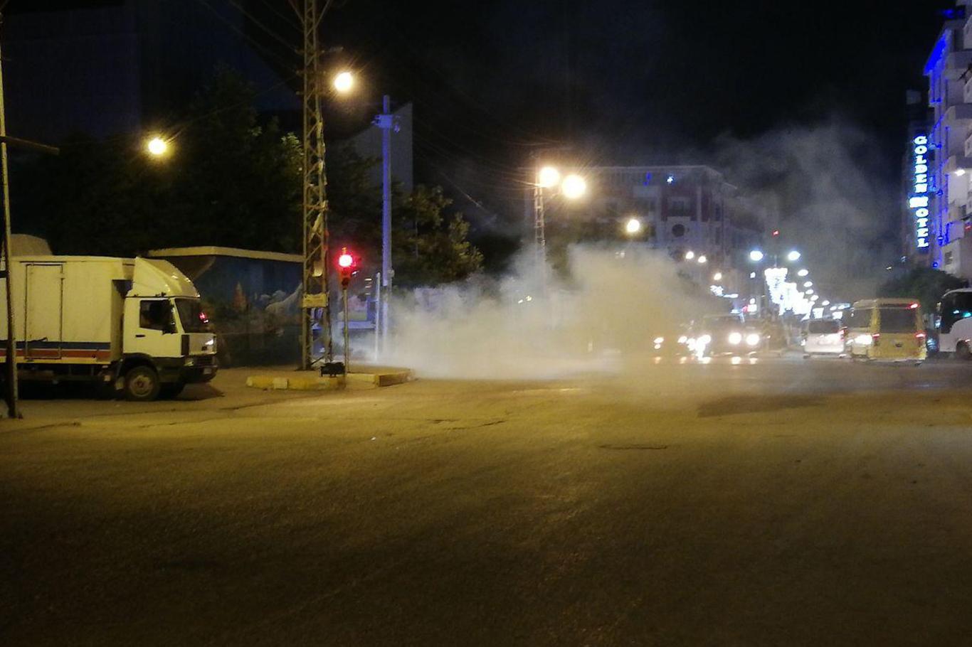 HDP'liler Van'da taşkınlık çıkardı HDP'liler Van'da taşkınlık çıkardı